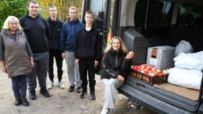 Attēls rakstam: Malnavas koledžas jaunieši iepriecināja "Mūsmājas" saimi