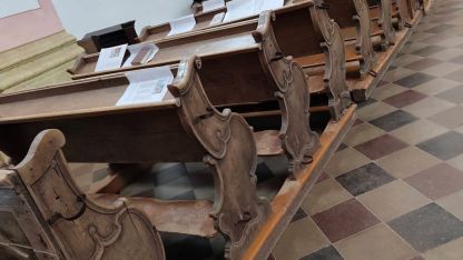 Attēls rakstam: Pasienes katoļu dievnama soliem piešķir kultūrvērtību