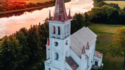 Attēls rakstam: Samainītie Nīcgales un Dvietes dievnami