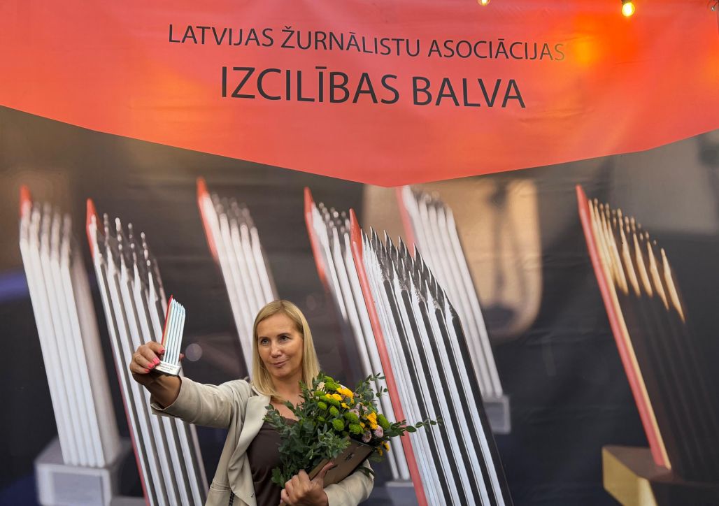 "Vaduguns" žurnālistei Sanitai Karavoičikai pasniegta Izcilības balva