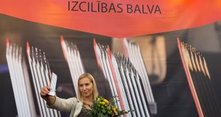 Attēls rakstam: "Vaduguns" žurnālistei Sanitai Karavoičikai pasniegta Izcilības balva