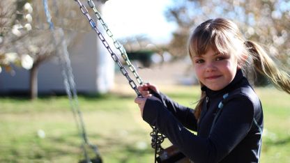 Attēls rakstam: Pasmaidīsim ar pirmā aprīļa smaidu: meitenes seši gadiņi