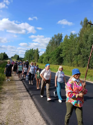 Aglonas Dievmāte gaida savus bērnus: svētceļojums Madaleņa-Aglona
