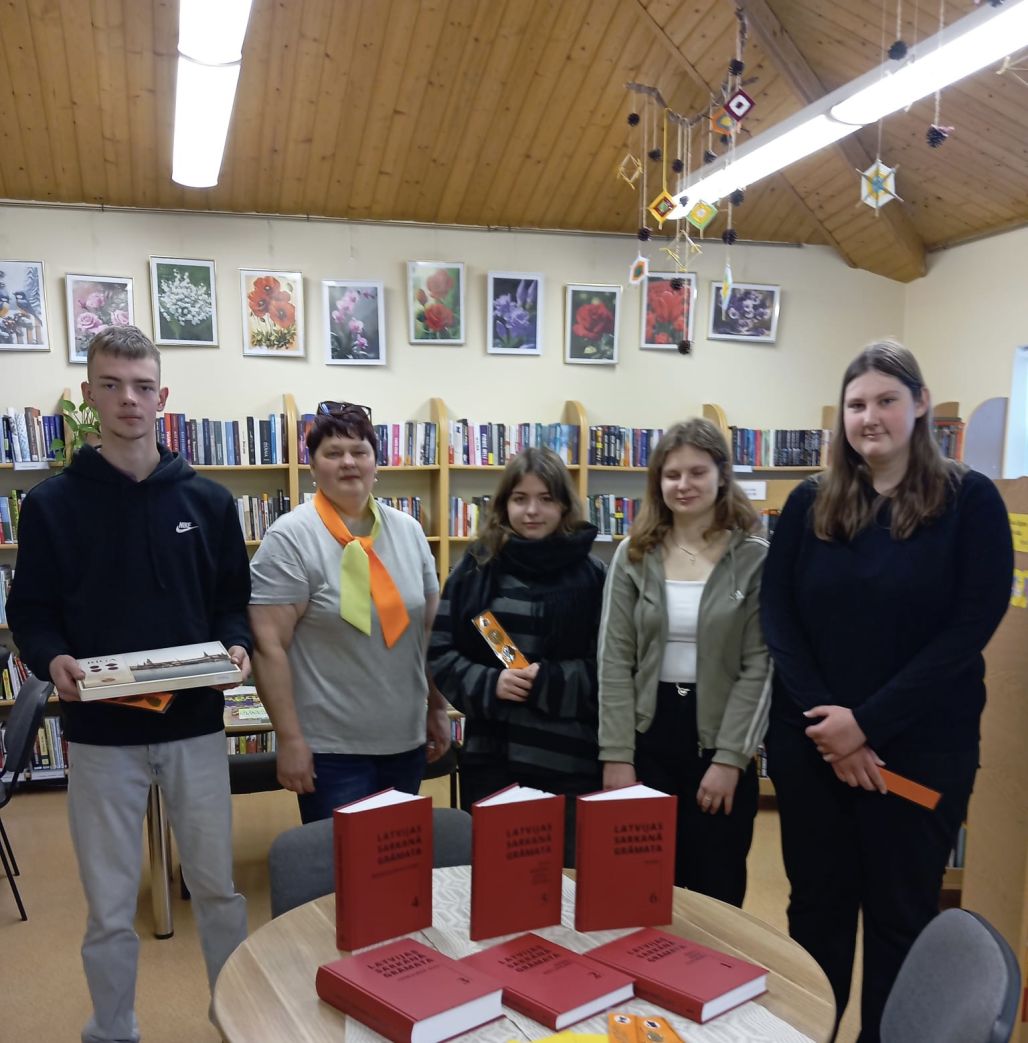 Špoģu vidusskolēni iepazīst sapņu profesiju - bibliotekārs