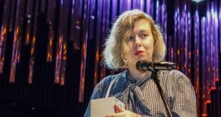 Attēls rakstam: Ligija Purinaša sumināta ar balvu "Sudraba tintnīca"