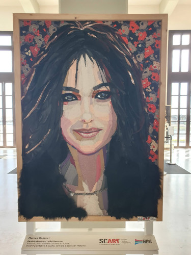 Bari pilsētā izstāde "Skati uz kino" no ... industriāliem materiāliem