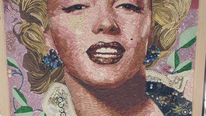 Attēls rakstam: Bari pilsētā izstāde "Skati uz kino" no ... industriāliem materiāliem