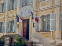 La Tour - ciemats, kas necenšas izlikties