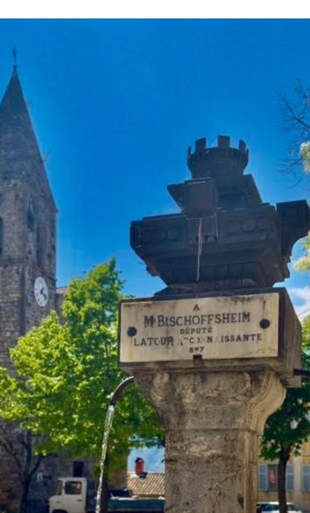 La Tour - ciemats, kas necenšas izlikties