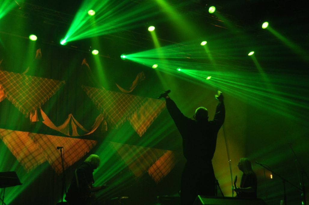 "Pērkons" koncerta "Kaza kāpa debesīs" Līvānos biļešu ieņēmumus ziedoja Jura Kulakova piemiņas soliņam