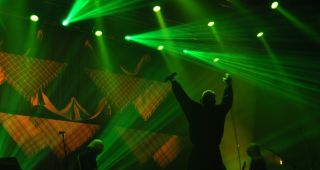 Attēls rakstam: "Pērkons" koncerta "Kaza kāpa debesīs" Līvānos biļešu ieņēmumus ziedoja Jura Kulakova piemiņas soliņam