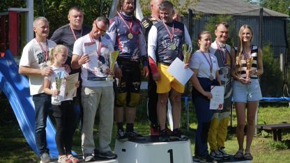 Attēls rakstam: Daugavpilī sacentās izpletņlēcēji